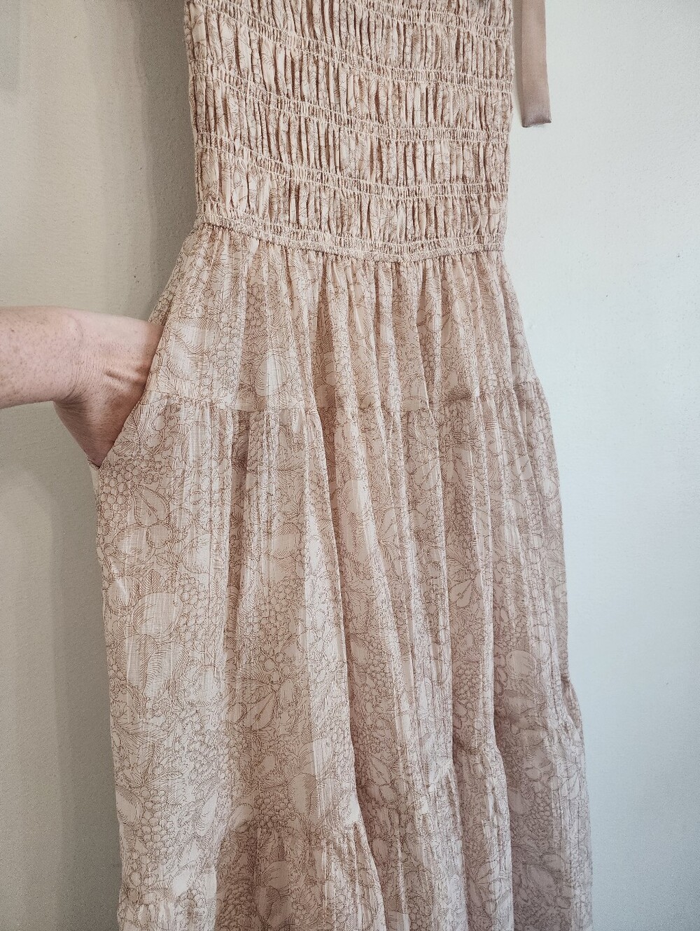 NWT En Saison Geraldine Maxi Dress Pink Champagne Smocked Tie Shoulder Tiered S - Picture 4 of 16